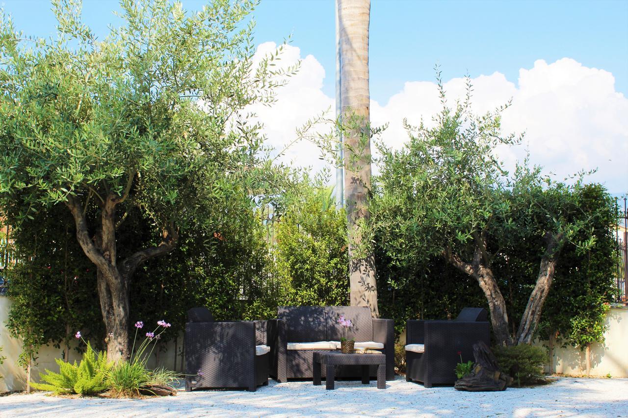 Le Ville Della Contea -Vacation Rentals Mascali Bagian luar foto